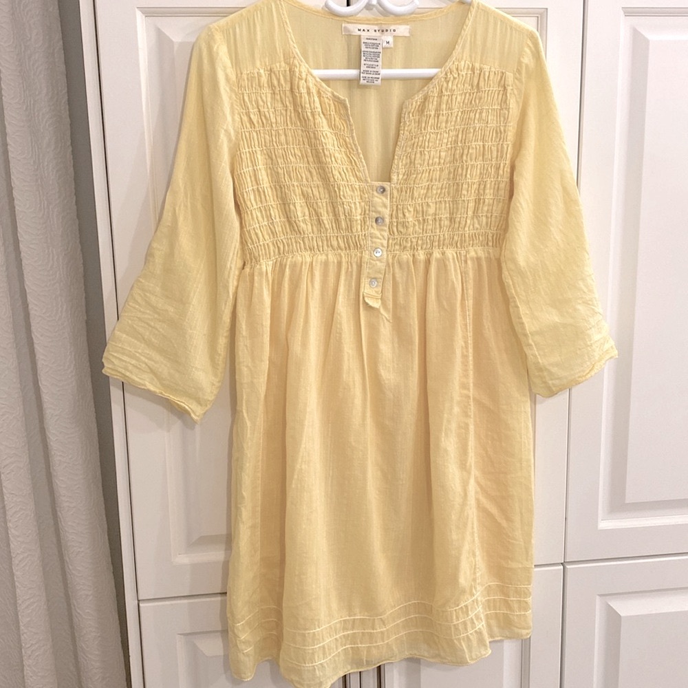 Max studio summer dress. Light and very comfortable. Liner inside. Medium.